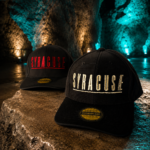 Gorra Bordado Escarlata y Hueso